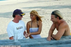 Европейский секс-турист трахнул тайку на яхте 2 фото