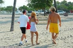 Европейский секс-турист трахнул тайку на яхте 4 фото