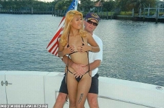 Европейский секс-турист трахнул тайку на яхте 6 фото